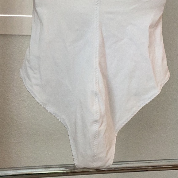 Pink Petals Control Shaper (Girdle) White, 30C,  Adjustable Straps - Picture 10 of 12